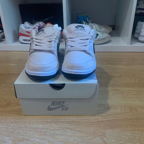 Nine Dunk Low Sb Albino & Preto main image 5